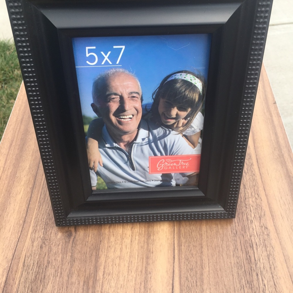 Nice 5 x 7 picture frame